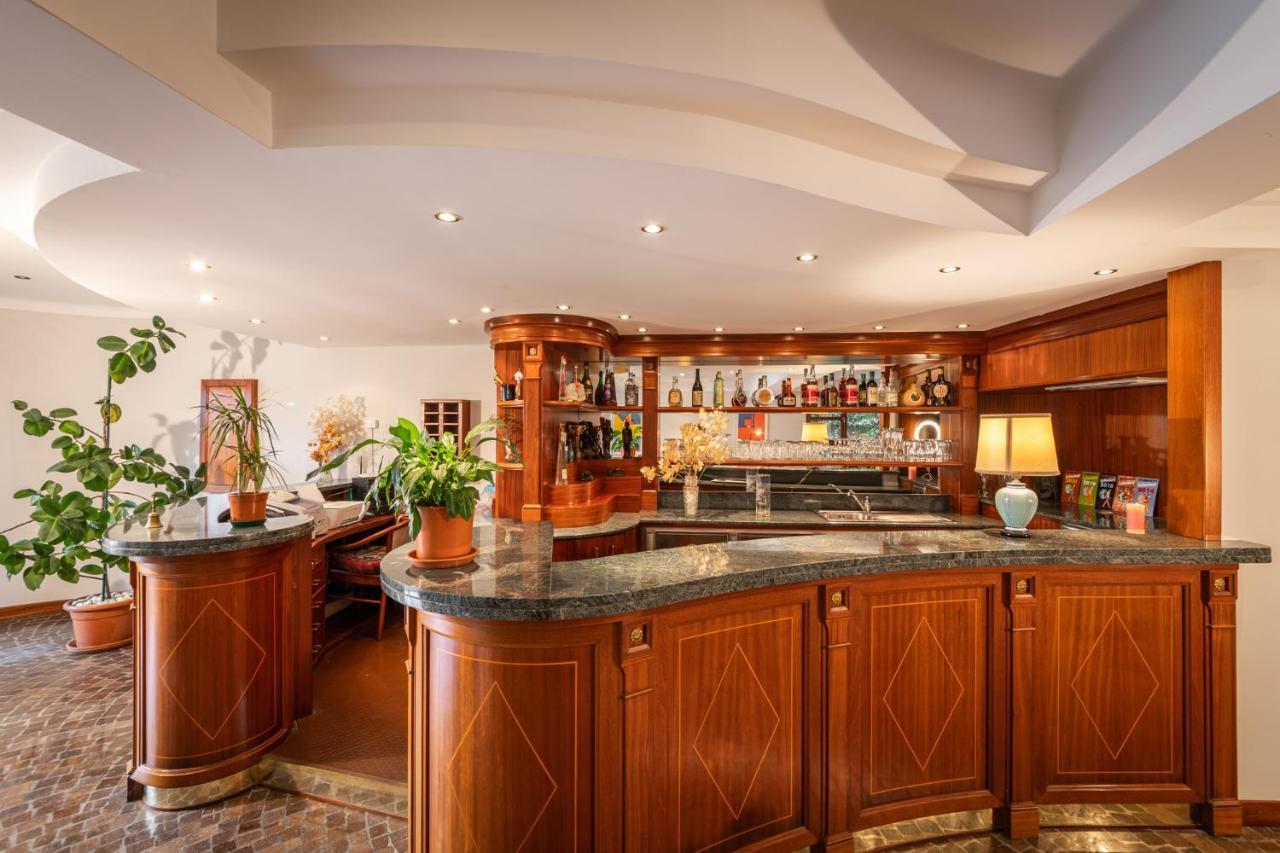 Hotel Ristorante Vapore 파게토 라리오 외부 사진
